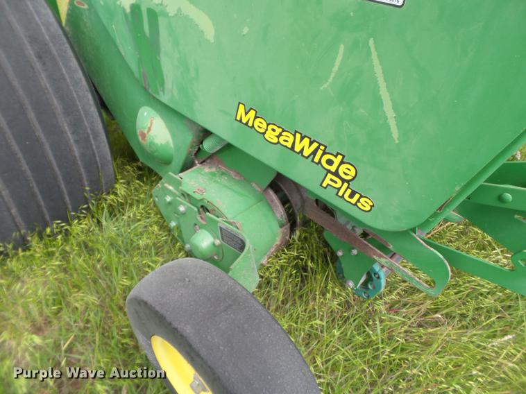 image for item EN9572 2008 John Deere 568 Mega Wide Plus round baler