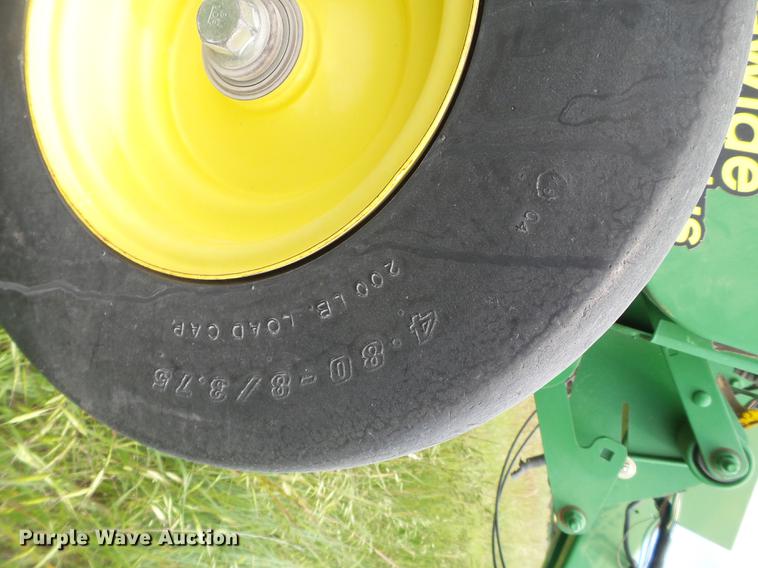 image for item EN9572 2008 John Deere 568 Mega Wide Plus round baler