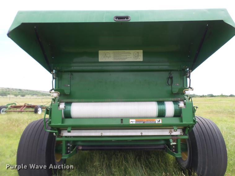 image for item EN9572 2008 John Deere 568 Mega Wide Plus round baler