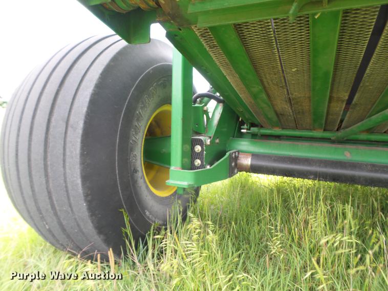 image for item EN9572 2008 John Deere 568 Mega Wide Plus round baler