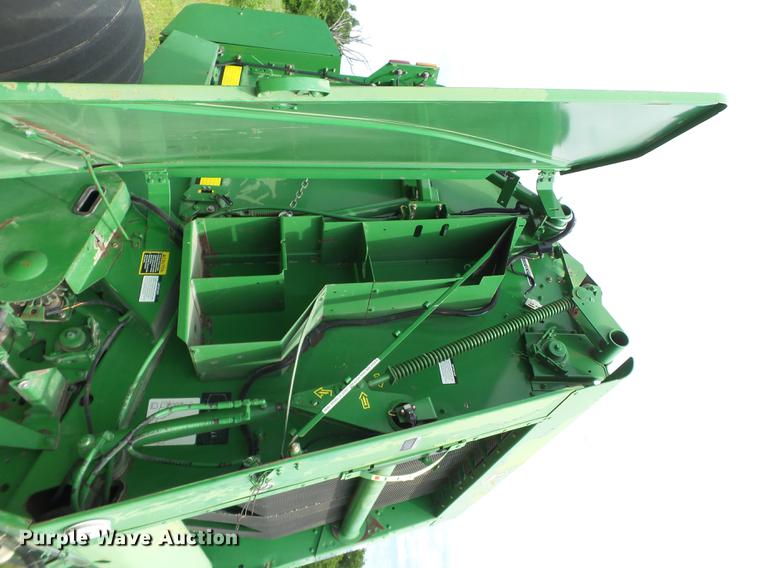 image for item EN9572 2008 John Deere 568 Mega Wide Plus round baler