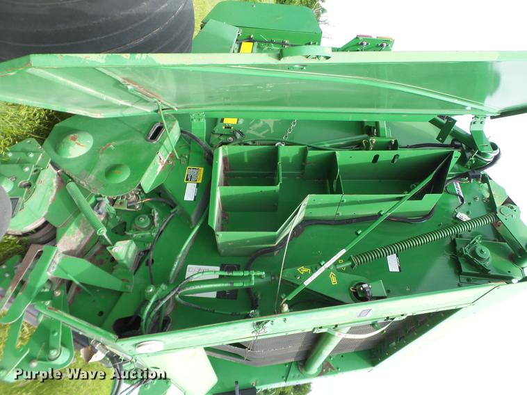 image for item EN9572 2008 John Deere 568 Mega Wide Plus round baler