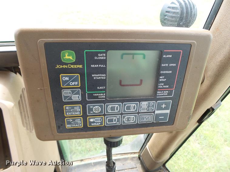 image for item EN9572 2008 John Deere 568 Mega Wide Plus round baler