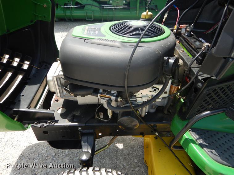 image for item EQ9960 John Deere LA105 lawn mower