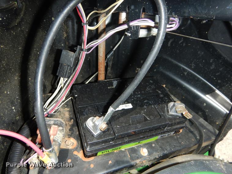 image for item EQ9960 John Deere LA105 lawn mower