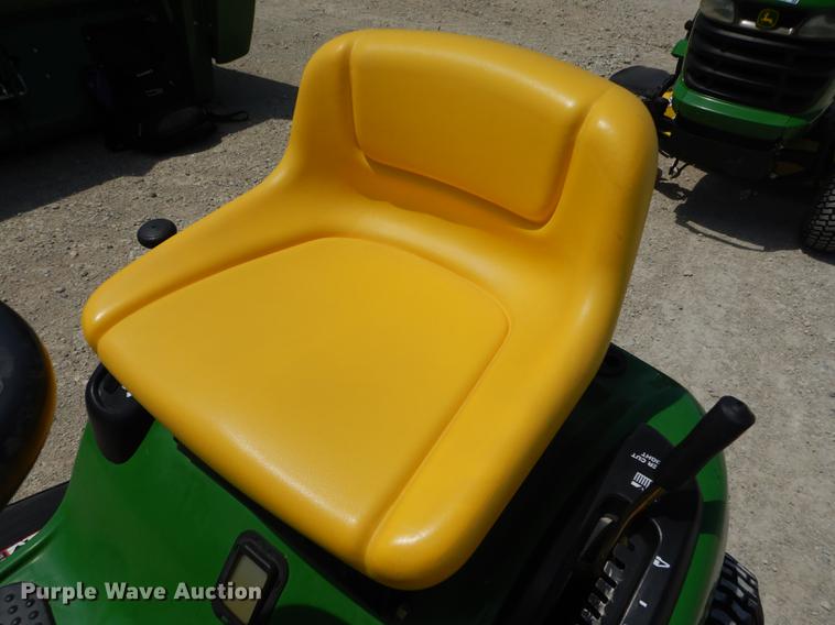 image for item EQ9960 John Deere LA105 lawn mower