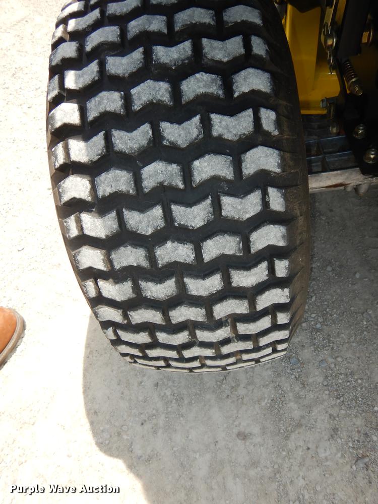 image for item EQ9960 John Deere LA105 lawn mower