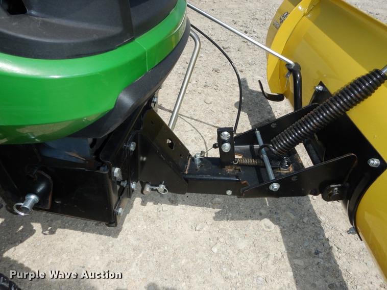 image for item EQ9962 John Deere D140 lawn mower