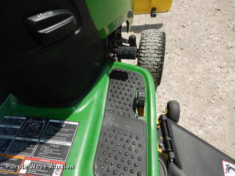 image for item EQ9962 John Deere D140 lawn mower