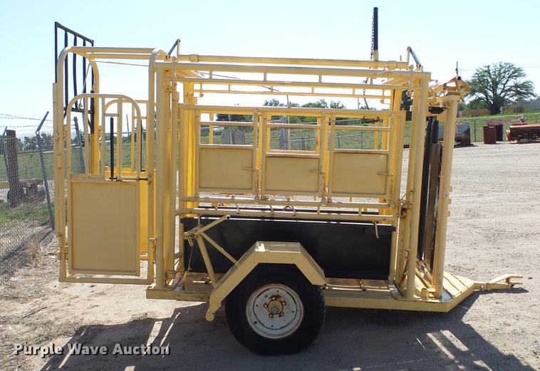 image for item ET9549 Squeeze chute