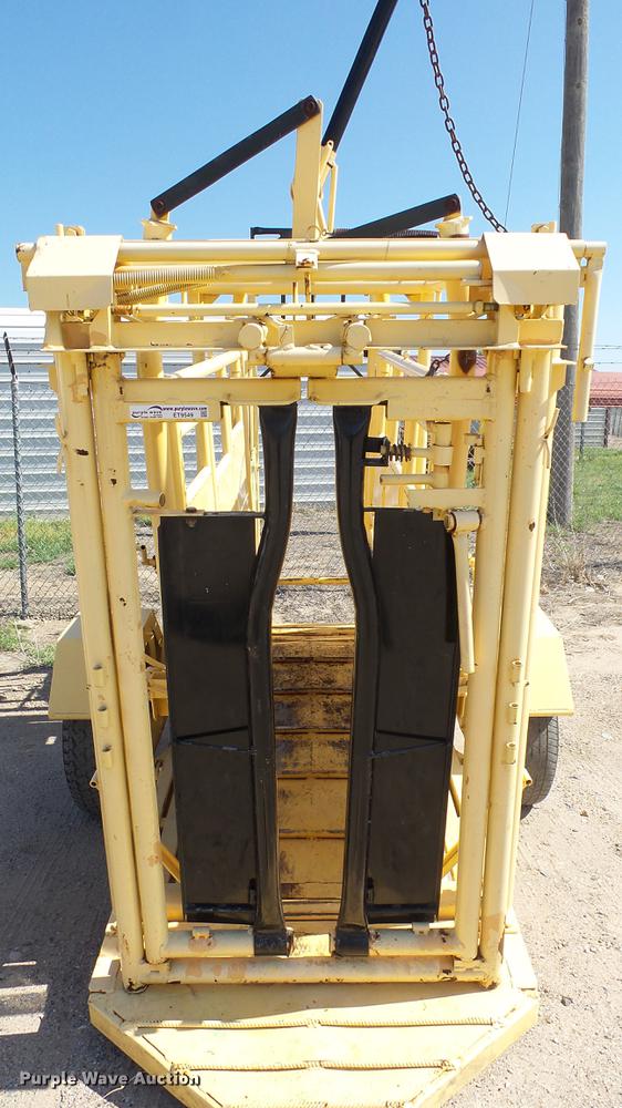 image for item ET9549 Squeeze chute