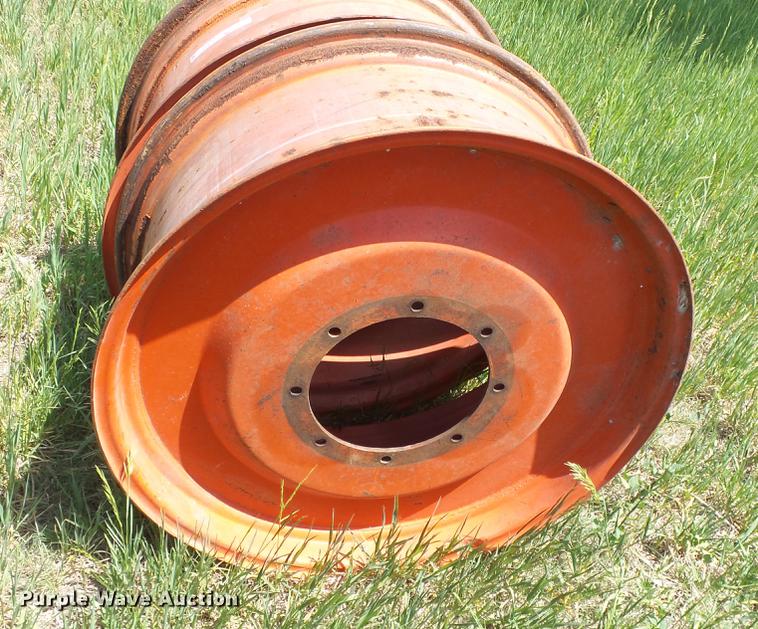 image for item ET9557 (2) Case axle mount hubs