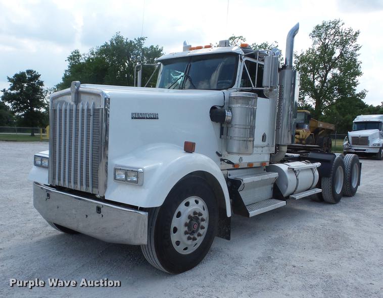 image for item BI9518 1997 Kenworth W900 semi truck