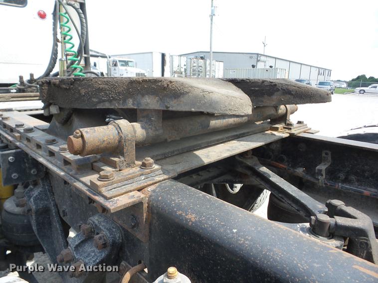 image for item BI9518 1997 Kenworth W900 semi truck