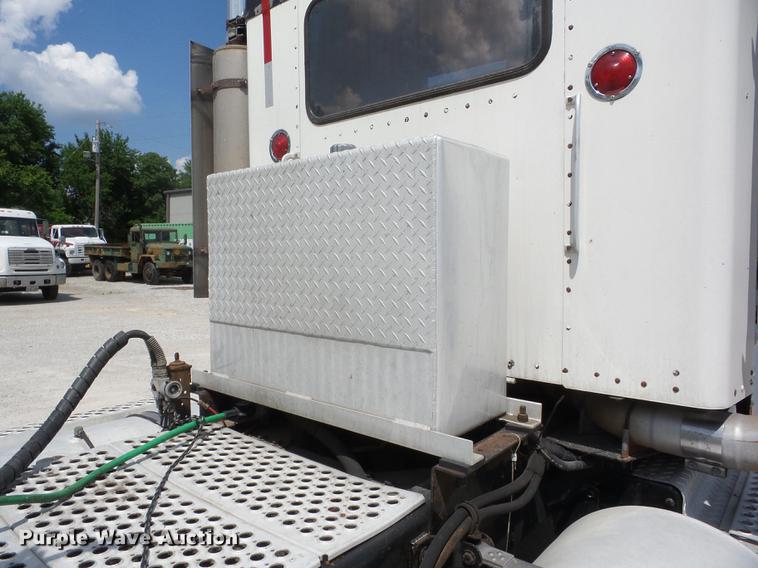 image for item BI9518 1997 Kenworth W900 semi truck