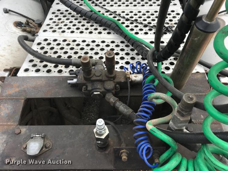 image for item BI9518 1997 Kenworth W900 semi truck