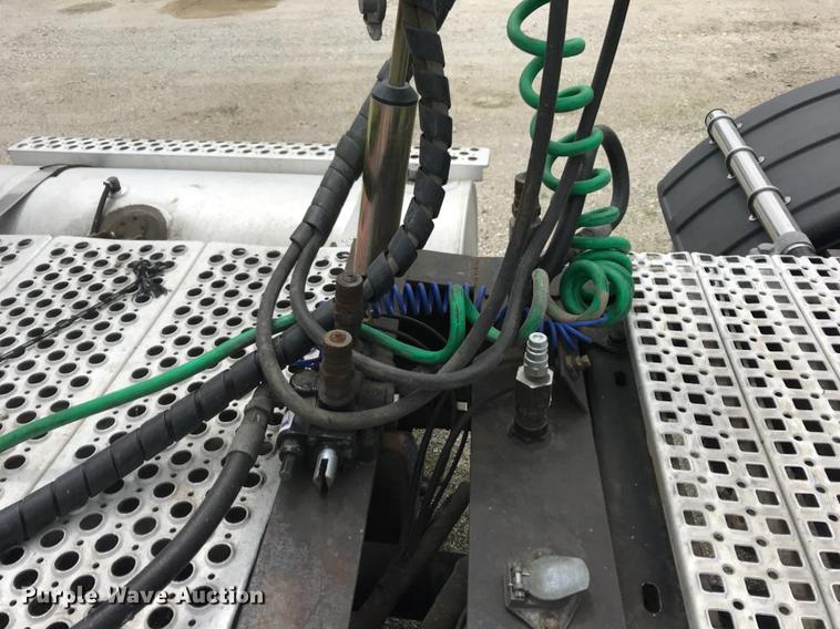 image for item BI9518 1997 Kenworth W900 semi truck