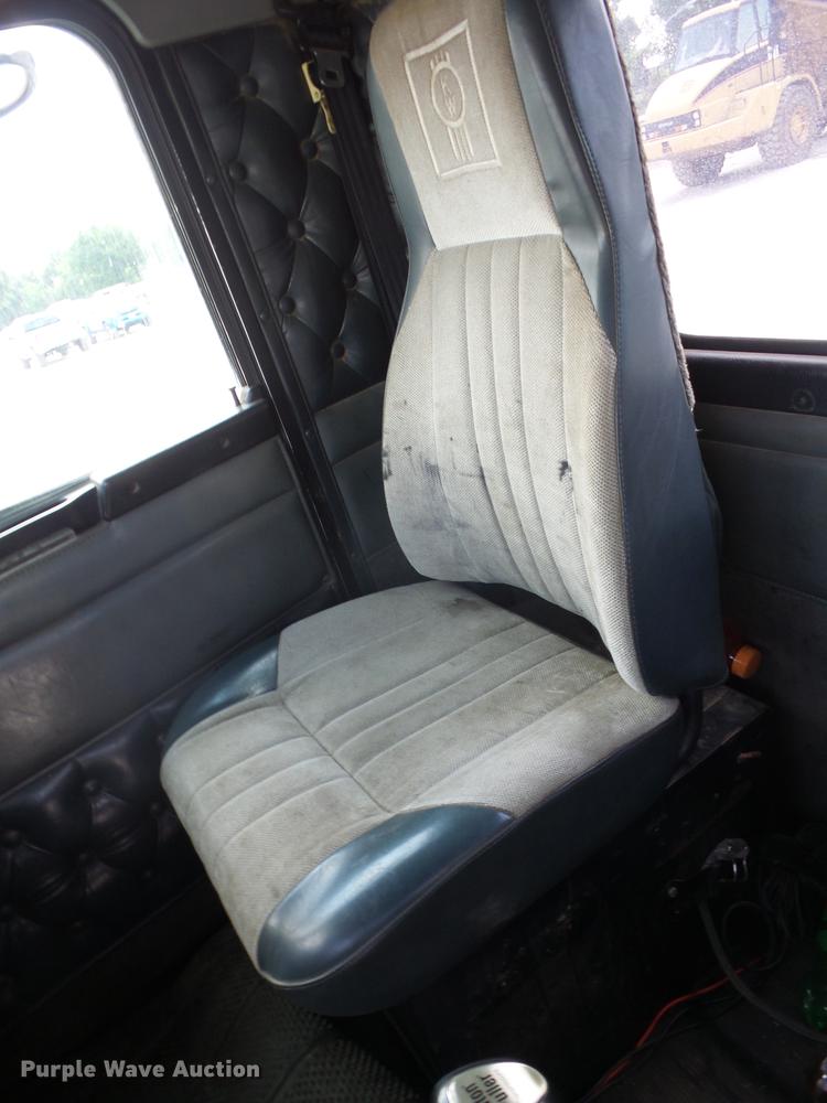 image for item BI9518 1997 Kenworth W900 semi truck