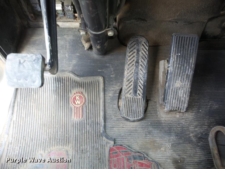 image for item BI9518 1997 Kenworth W900 semi truck