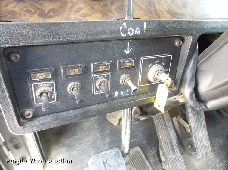 image for item BI9518 1997 Kenworth W900 semi truck