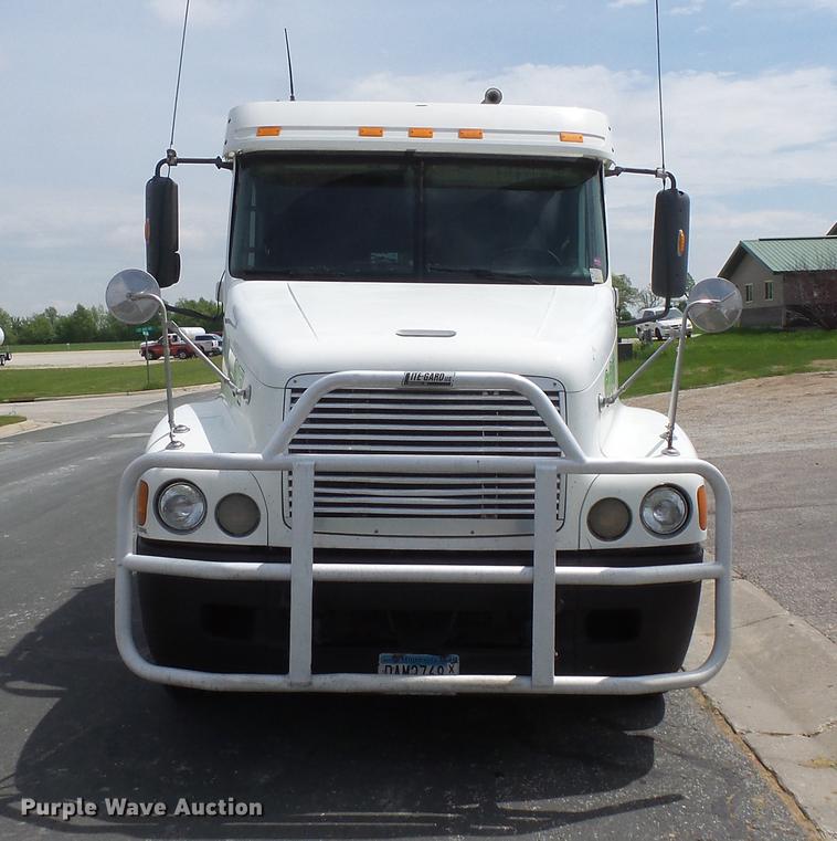 image for item DC1212 2003 Freightliner Century Class ST120 semi truck