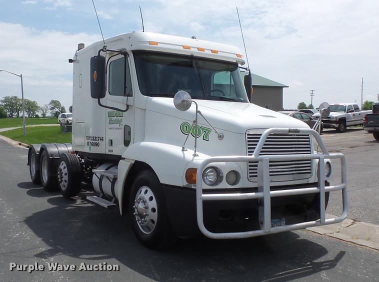image for item DC1212 2003 Freightliner Century Class ST120 semi truck
