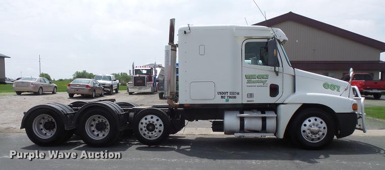 image for item DC1212 2003 Freightliner Century Class ST120 semi truck