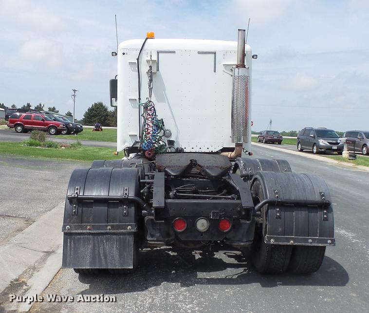 image for item DC1212 2003 Freightliner Century Class ST120 semi truck