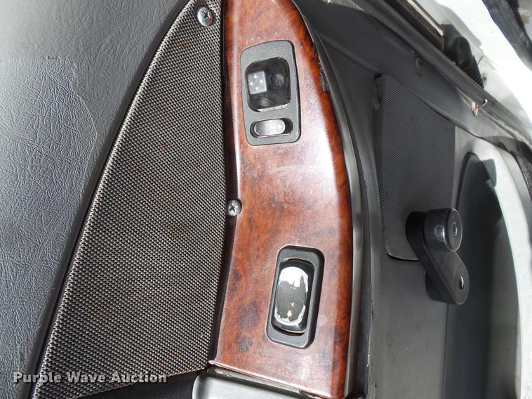 image for item DC1212 2003 Freightliner Century Class ST120 semi truck