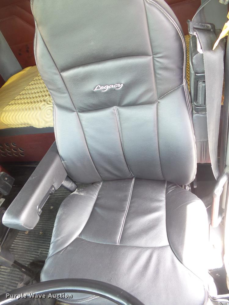 image for item DC1212 2003 Freightliner Century Class ST120 semi truck