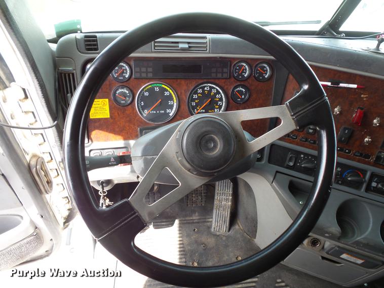 image for item DC1212 2003 Freightliner Century Class ST120 semi truck