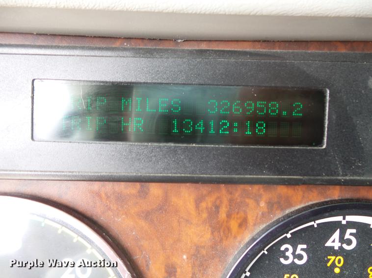 image for item DC1212 2003 Freightliner Century Class ST120 semi truck