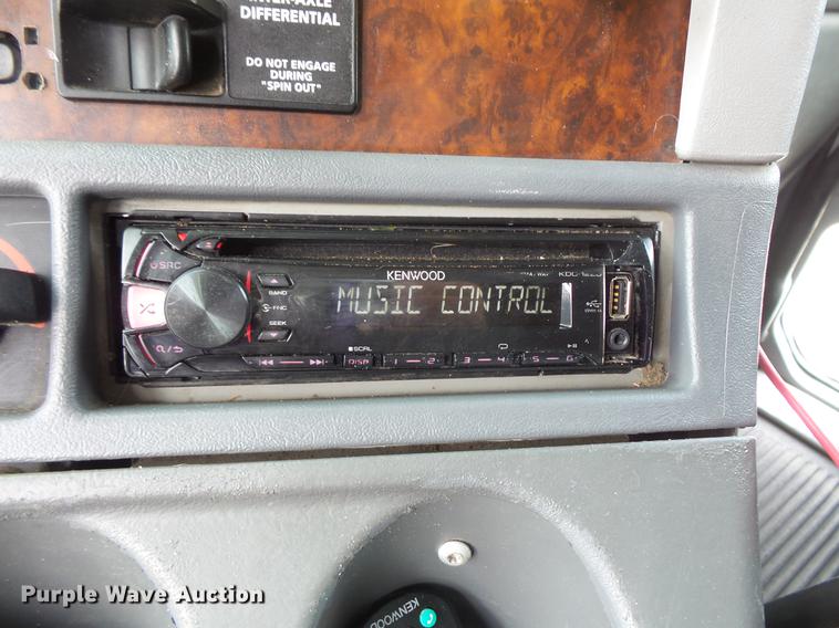 image for item DC1212 2003 Freightliner Century Class ST120 semi truck