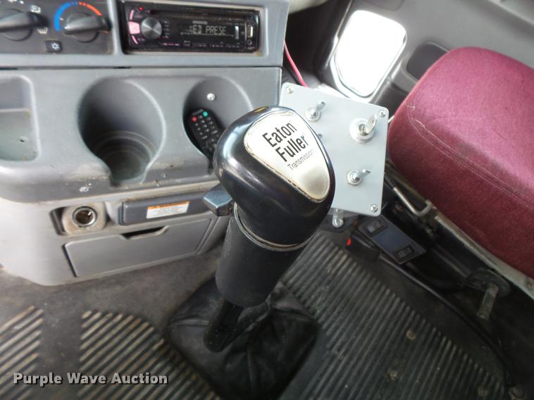 image for item DC1212 2003 Freightliner Century Class ST120 semi truck