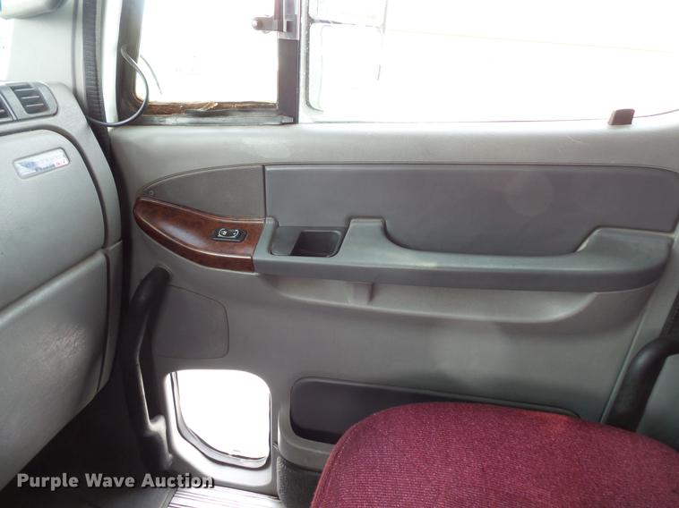 image for item DC1212 2003 Freightliner Century Class ST120 semi truck