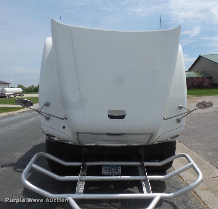 image for item DC1212 2003 Freightliner Century Class ST120 semi truck