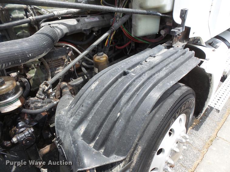 image for item DC1212 2003 Freightliner Century Class ST120 semi truck