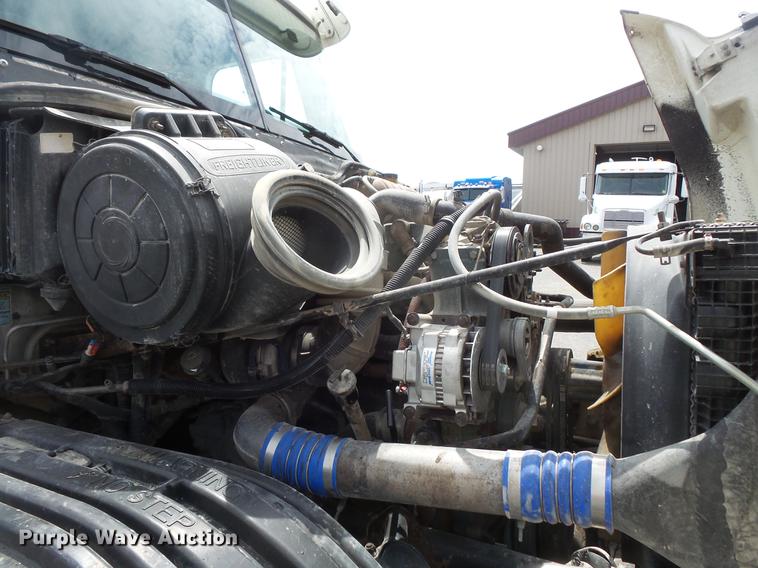 image for item DC1212 2003 Freightliner Century Class ST120 semi truck