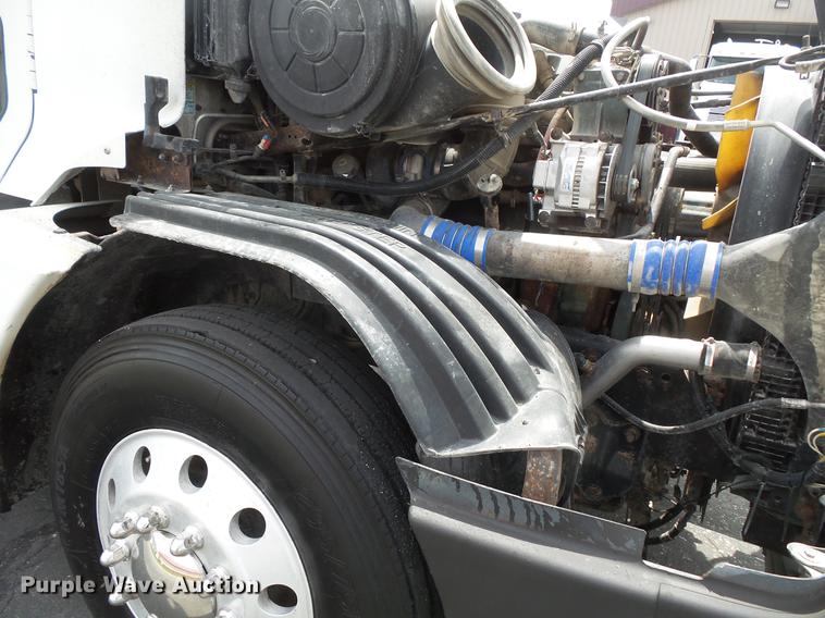 image for item DC1212 2003 Freightliner Century Class ST120 semi truck