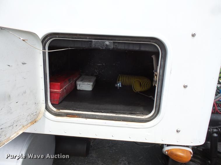 image for item DC1212 2003 Freightliner Century Class ST120 semi truck