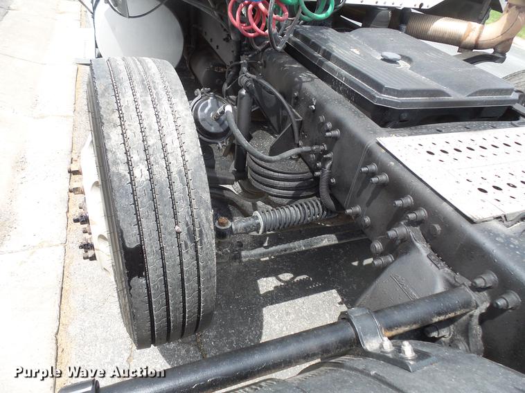 image for item DC1212 2003 Freightliner Century Class ST120 semi truck