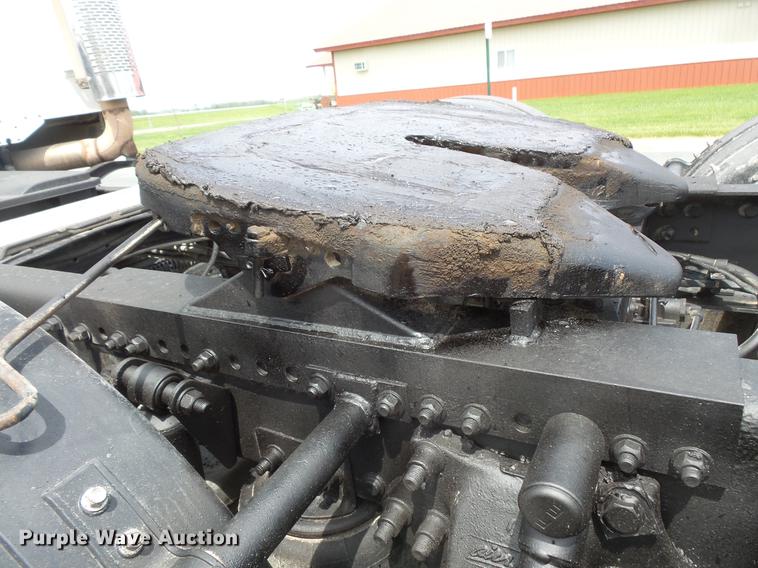 image for item DC1212 2003 Freightliner Century Class ST120 semi truck