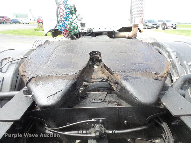 image for item DC1212 2003 Freightliner Century Class ST120 semi truck