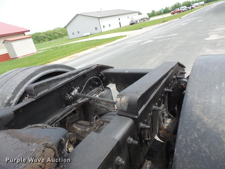 image for item DC1212 2003 Freightliner Century Class ST120 semi truck