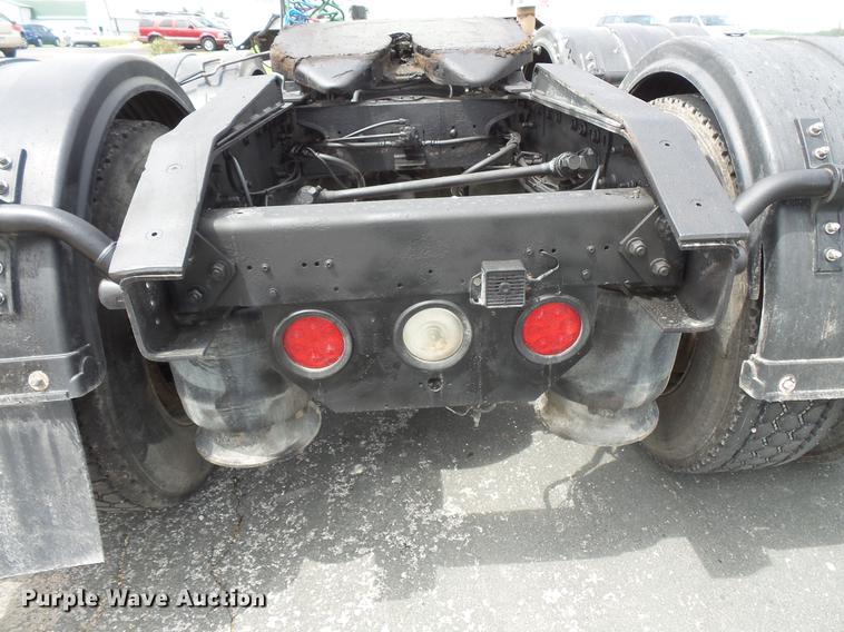 image for item DC1212 2003 Freightliner Century Class ST120 semi truck