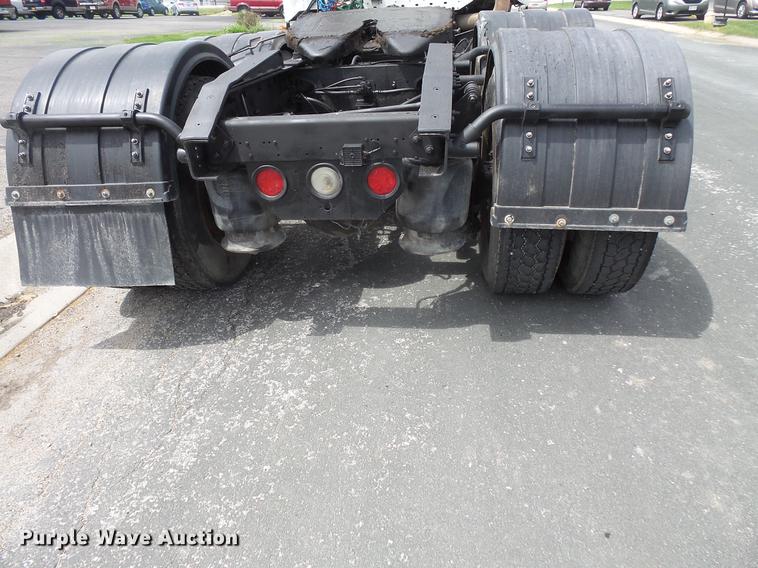 image for item DC1212 2003 Freightliner Century Class ST120 semi truck