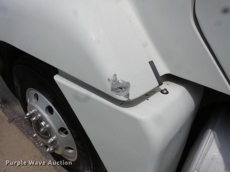 image for item DC1212 2003 Freightliner Century Class ST120 semi truck