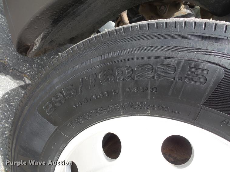 image for item DC1212 2003 Freightliner Century Class ST120 semi truck