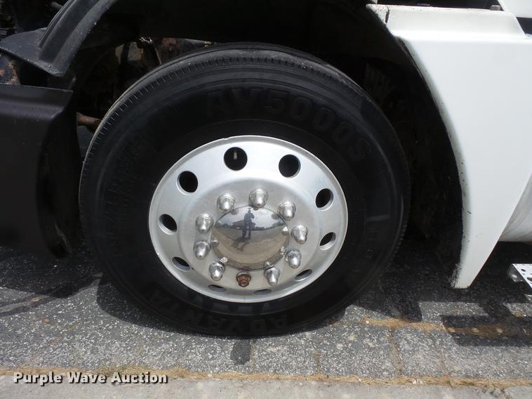 image for item DC1212 2003 Freightliner Century Class ST120 semi truck