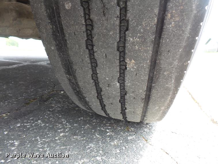 image for item DC1212 2003 Freightliner Century Class ST120 semi truck